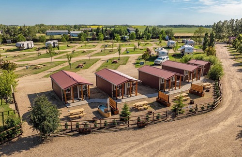 Stettler Cabin | Prairie Junction Cabins Stettler