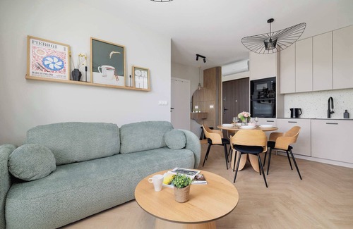 Warszawskie Apartment | Prandoty 10C Cozy Apartment with Balcony & Parking in Krakow by Noclegi Renters