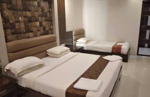 Kamalapur Hotel | Pratap Residency