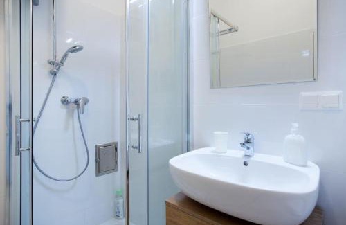 Stuwerviertel Apartment | Prater Studio next Fair, UN, WU and City Center