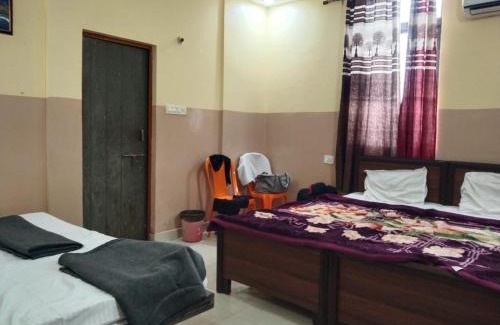 Naini Hotel | Prayag Darshan inn