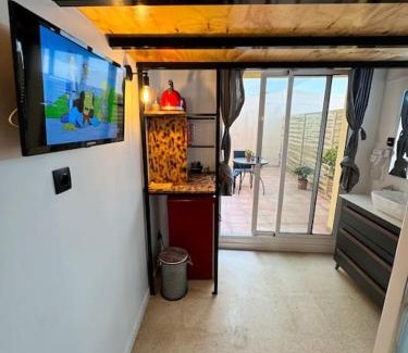Collblanc y La Torrassa Apartment | Precioso estudio con terraza en Florida E1