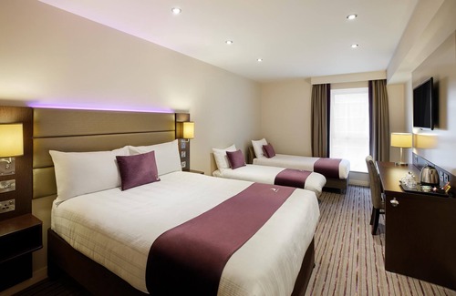 Falkirk Hotel | Premier Inn Falkirk Central
