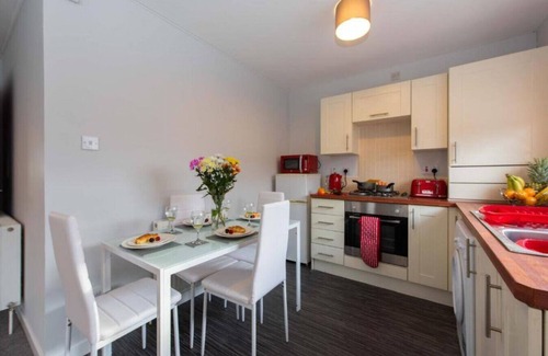 Wishaw Condo | Premier - Wishaw En-Suite Apartment