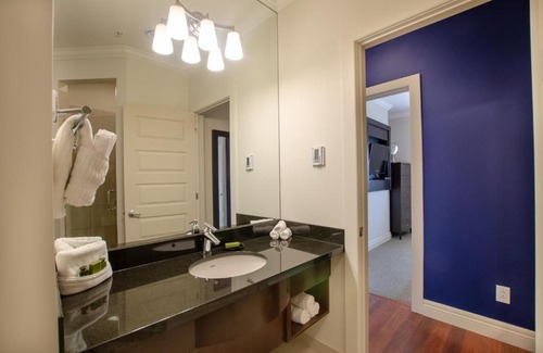 Downtown St. John's Apartment | Premiere Suites - St. John's Signal Hill Gate
