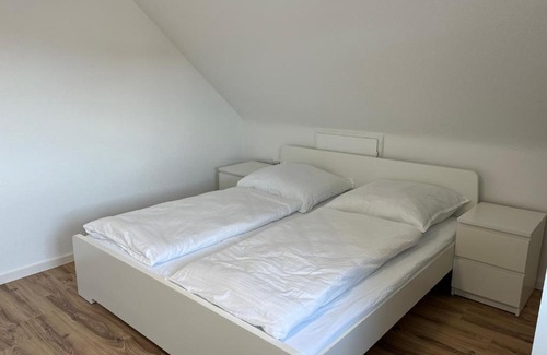 Wasseralfingen Apartment | Premium Apartment 70qm 2 Zimmer Küche, Balkon, Smart TV, WiFi