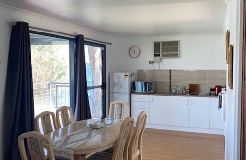 Walker Flat House | Premium Location on the Murray River - Lake Carlet