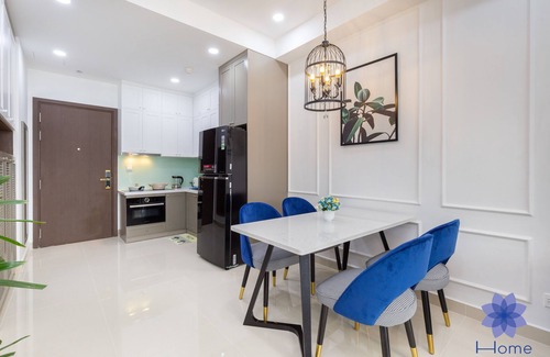 Phu Nhuan Apartment | Premium Luxury 2Brs Apt, Free Gym and Pool
