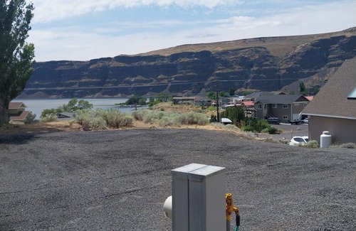 Sunland Estates RV Rental | Premium RV Space in Sunland