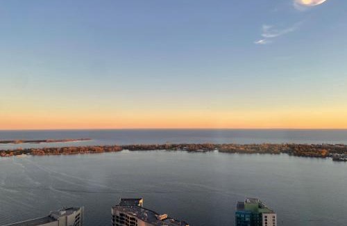 Downtown Toronto Apartment | Presidential Suite Heart of Downtown with Stunning View