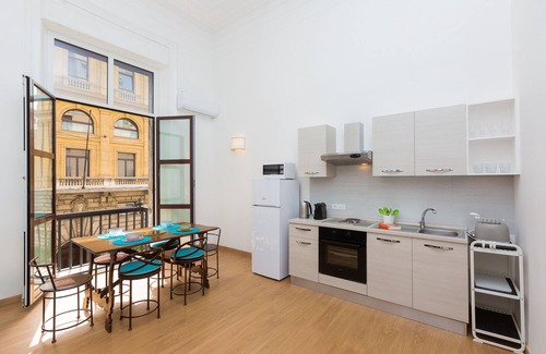 Rione II Trevi Apartment | Prestigious Apartment at Via Barberini