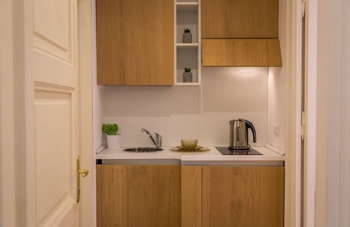 Rione II Trevi Apartment | Prestigious Apartment at Via Barberini