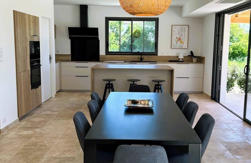 Vacqueyras Villa | Prestigious villa with private pool 200 m from the village.