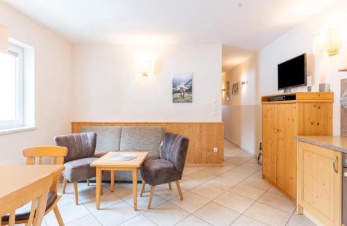 Hollersbach im Pinzgau House | Pretty Apartment in Hollersbach near forest