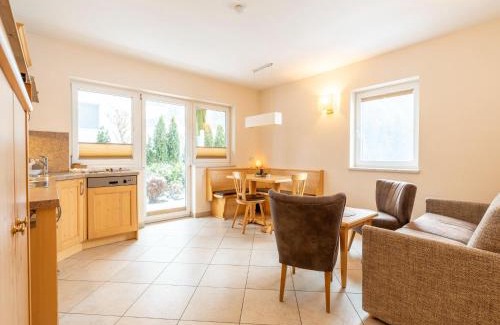 Hollersbach im Pinzgau House | Pretty Apartment in Hollersbach near forest