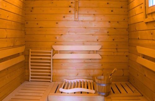 Hollersbach im Pinzgau House | Pretty Apartment in Hollersbach near forest