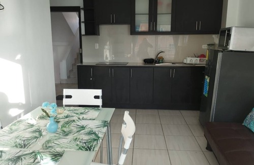 Tonsupa Condo | Pretty & Cozy One Bedroom Apartment! 2 Pools & 5 minute walk to Tonsupa Beach!
