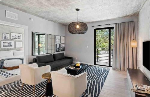 Flagler Village Apartment | Pretty Rola 204 Upscale Spacious 1B1B Apt w King Bed at Downtown Ft Lauderdale