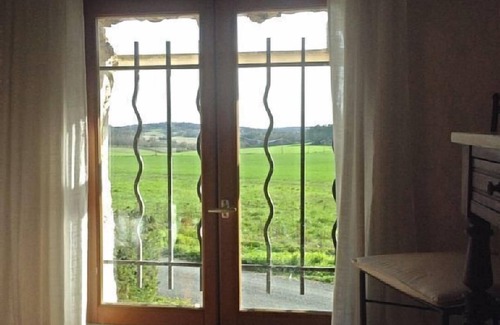 Leguillac-de-Cercles Cottage | Pretty Stone Cottage with pool in Perigord Vert near Brantôme
