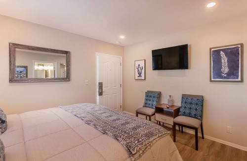 Uptown Sedona Hotel | Prickly Pear Junior Suite #104 @ Sedona Uptown Suites