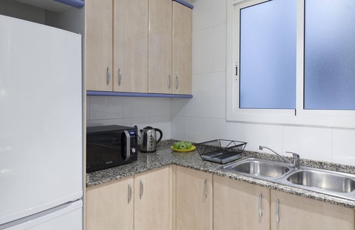 Esquerra de l'Eixample Apartment | Prime Eixample Hideaway 6 Guests with Balcony by MyRentalHost