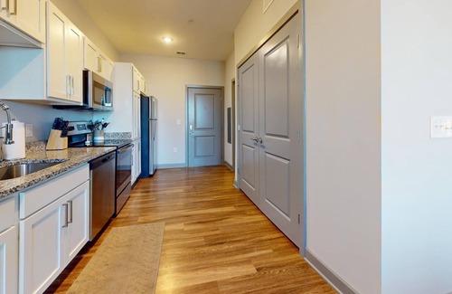 Coliseum Central Apartment | Prime Hampton Location! Modern Studio Living @ Ellipse Urban
