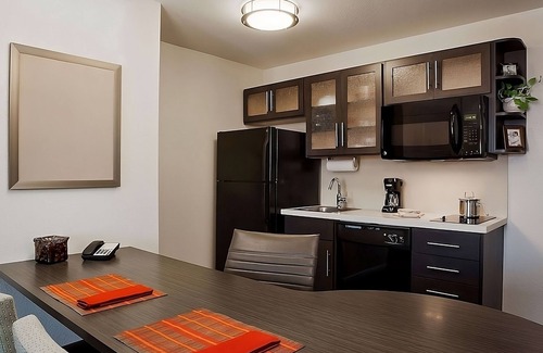Mount Laurel Hotel | Prime Location! Free Parking, Pets Allowed, Near Strawbridge Lake Park