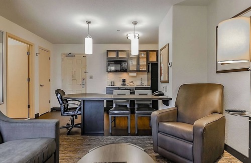 Mount Laurel Hotel | Prime Location! Free Parking, Pets Allowed, Near Strawbridge Lake Park