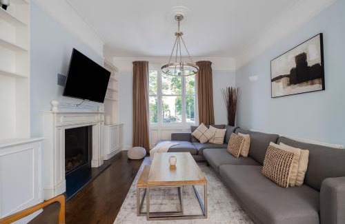 Harrow Road Apartment | Prime Maida Vale Apartment - Walk to Portobello Road