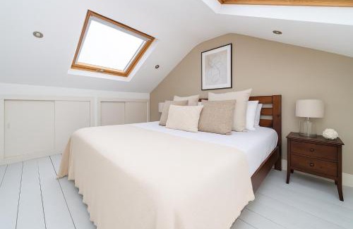 Harrow Road Apartment | Prime Maida Vale Apartment - Walk to Portobello Road