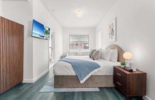 City Center Hotel | Prime South Beach Studio w. Heating , Wifi & AC | Miami Beach