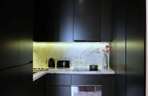 Wattana Apartment | Prime Thonglor 宽敞 2 卧室可容纳 4 人舒适入住，面积 82 平方米