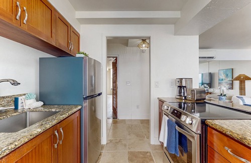 Poipu Apartment | Prime Top-Floor View Oceanfront Condo w/A/C, Free WiFi, Lanai, Shared W/D, BBQs
