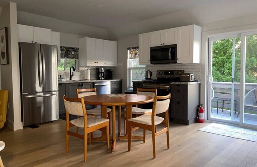 North Port Cottage | Prince Edward County-Enjoy Picton WIne Country