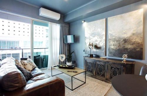Auckland Central Business District Apartment | Princes Wharf Luxury Newly Renovated