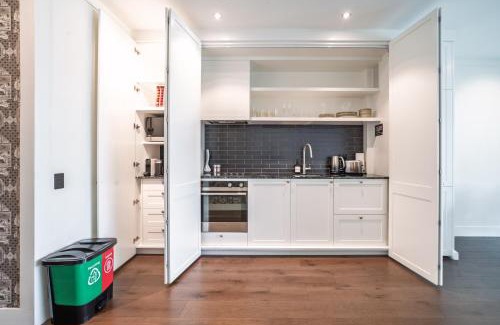 Auckland Central Business District Apartment | Princes Wharf - Spectacular Couple Getaway