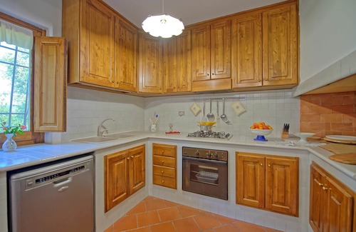 Civitella in Val di Chiana Villa | Private Villa with WIFI, private pool, A/C, patio, pets allowed, panoramic view, close to Arezzo
