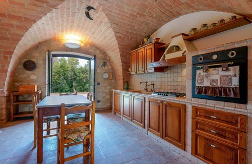 Campli Villa | Private Villa with private pool, hot tub, sauna, WIFI, TV, patio, panoramic view, close to Teramo