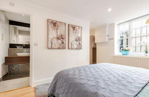 Belgravia Apartment | Private 2 Bed Cosy Home by Royal Palace