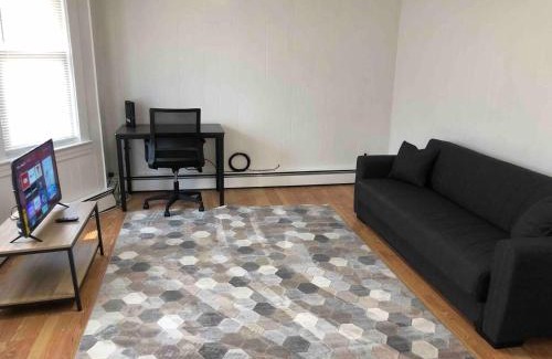 Elizabeth Apartment | Private 2-bedroom apartment with direct bus to NYC Manhattan only a 5-minute walk away