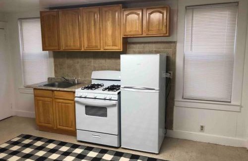 Elizabeth Apartment | Private 2-bedroom apartment with direct bus to NYC Manhattan only a 5-minute walk away
