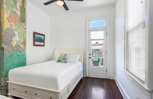 Freret Apartment | Private 2BR Condo in Uptown by Hosteeva