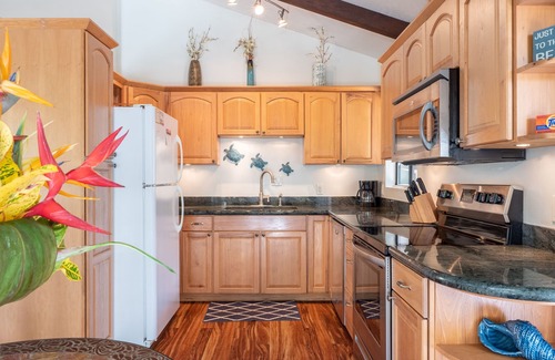 Wailea Cottage | Private 2BR Cottage House with Waterfall Pool Maui Meadows Permitted