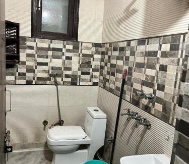 South West Apartment | Private 3BHK Flat Near Delhi Airport WiFi with Free Parking