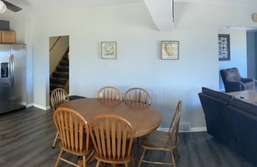Guttenberg House | Private 3br-2bth”4beds”house beautiful views of the town and river arcade games!