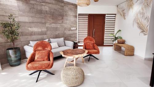 Esmeralda House | Private 3brvillaclose2best Beaches 2 Pools Naturev