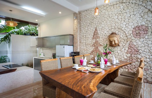 Jimbaran Villa | Private 4 bedrooms Villa with Swimming Pool Near the Beach