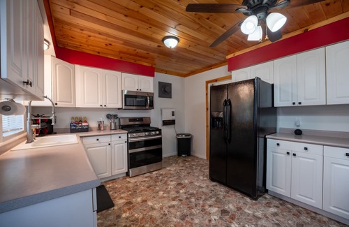 Idlewild Cabin | Private Adult Themed Kink Cabin