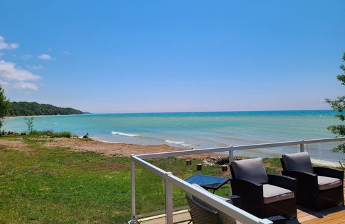 Port Albert House | Private Beach, Lakefront Escape in Port Albert.