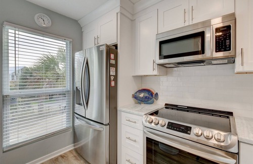 Seacrest Condo | PRIVATE BEACH - Gulf Peeks - Newly renovated - Bikes incl - 7 Palms